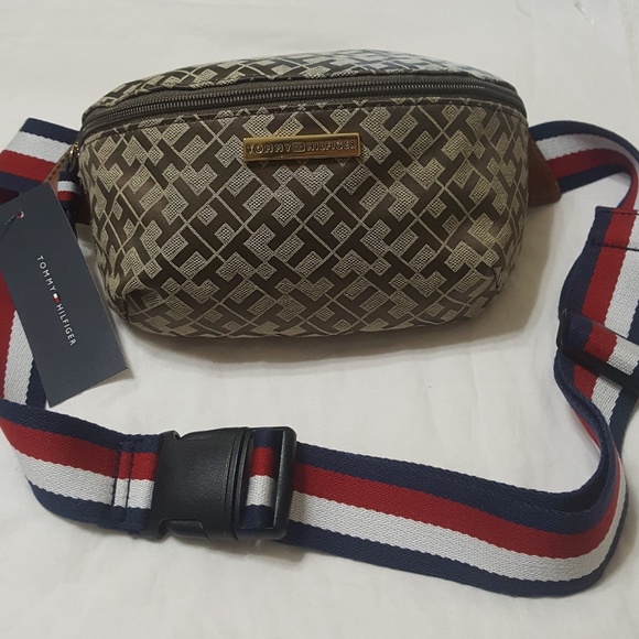 New with tags AUTHENTIC Tommy Hilfiger fanny bag - Picture 3 of 6